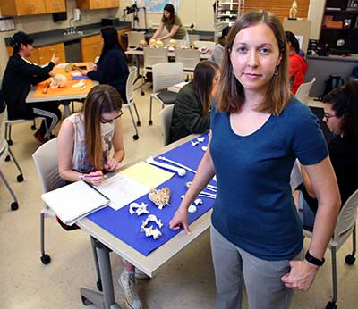 Dr. Lesley Gregoricka in the classroom.