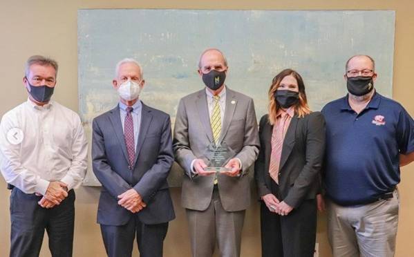 Left to Right: James Barber, Chief of Staff City of Mobile; Dr. Robert Ross, USA Health; Sandy Simpson, Mayor City of Mobile; Beth Rugan Shepard, USA Faculty Senate Vice President; and Dr. Jason Rinehart, USA Department of Music.